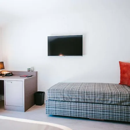 Le Val D'arimont מלון 3*